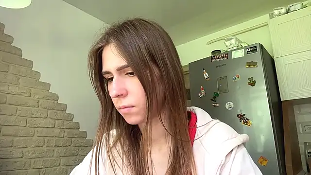 ZaraGuyette: онлайн-чат