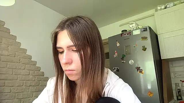 ZaraGuyette élő chatszobája