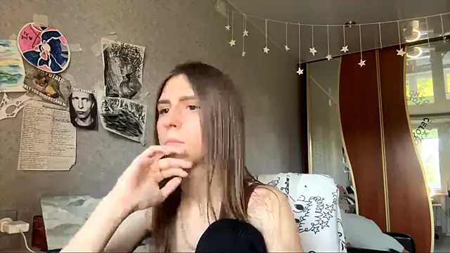 ZaraGuyette's Live Chat Room