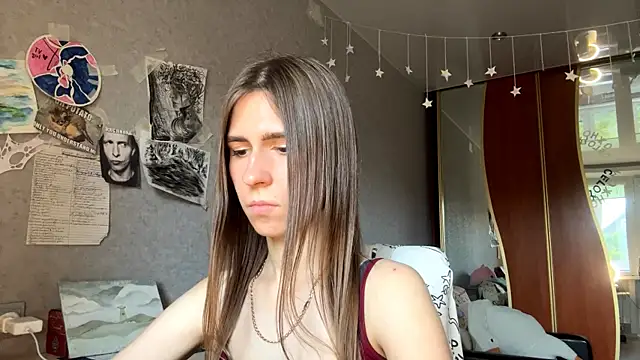 ZaraGuyette's Live Chat Room
