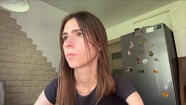 ZaraGuyette live-chat rom