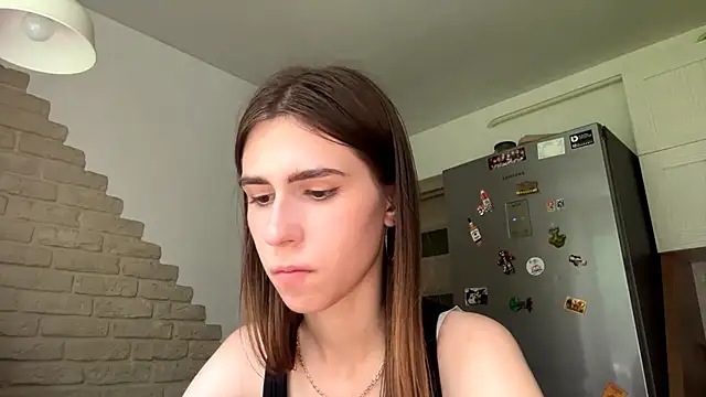 ZaraGuyette's Live Chat Room