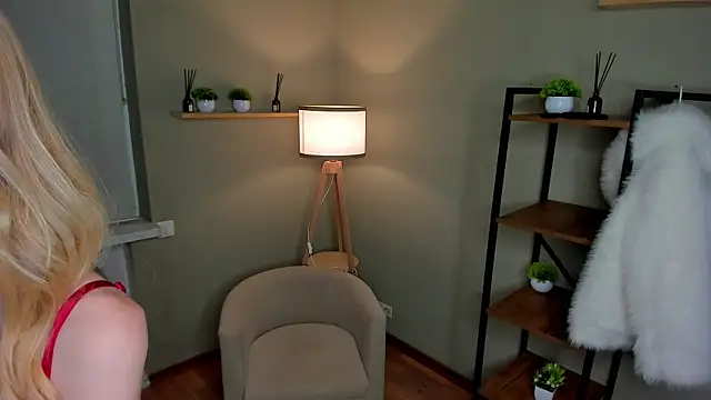 غرفة دردشة PlushyMood المباشرة