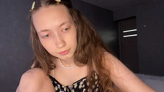 חדר צ'אט בשידור חי של Emily_Mur_