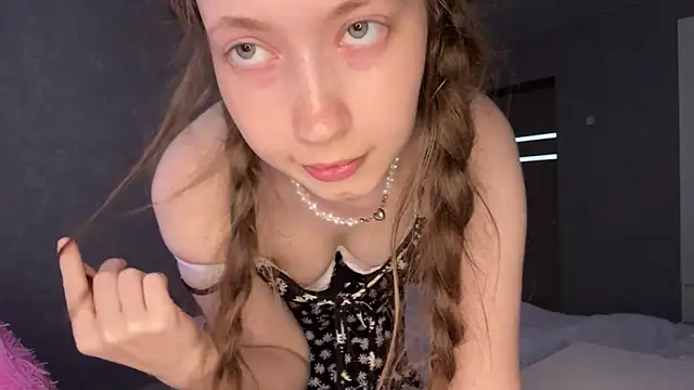 Emily_Mur_'s Live Chat Room
