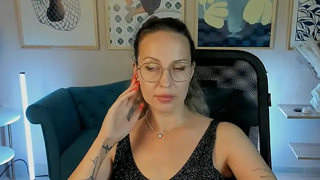 Charlotte_Hudson: онлайн-чат
