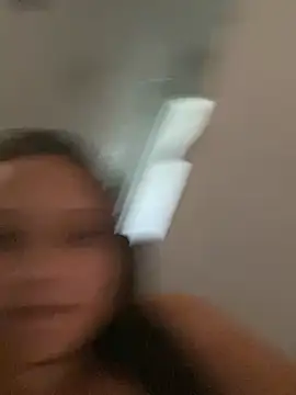 Živá chatovací místnost julia_moreira