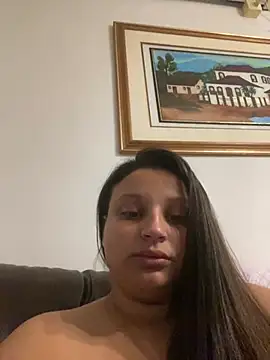 julia_moreira লাইভ চ্যাট রুম