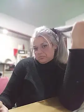 Lulitahot Adlı Modelin Canlı Sohbet Odası