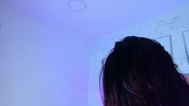Chat soba uživo modela Mila_Dreamm