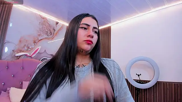 Kiara_tay: онлайн-чат