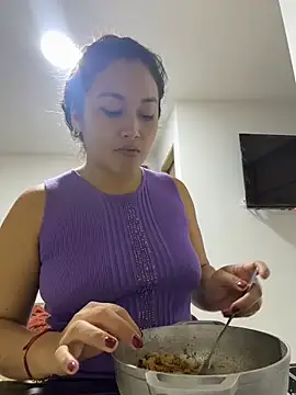 Chat ao vivo de Tatiana123_