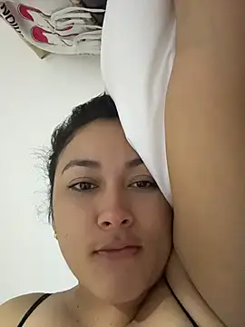 Sala de chat en directo de Tatiana123_