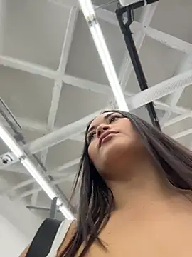 Sala de chat en directo de Tatiana123_