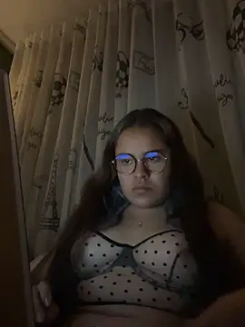 TuGatitaMiau075's Live Chat Room