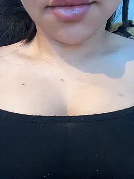 Miss_nana Adlı Modelin Canlı Seks Kamerası Şovu