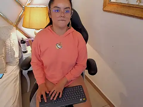 Perla_Watson's Live Chat Room