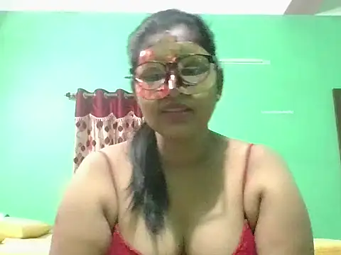 Kavya17 Adlı Modelin Canlı Sohbet Odası