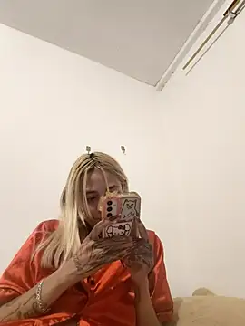 sofigirlgold élő chatszobája