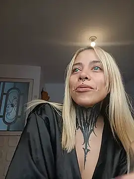 sofigirlgold Adlı Modelin Canlı Sohbet Odası