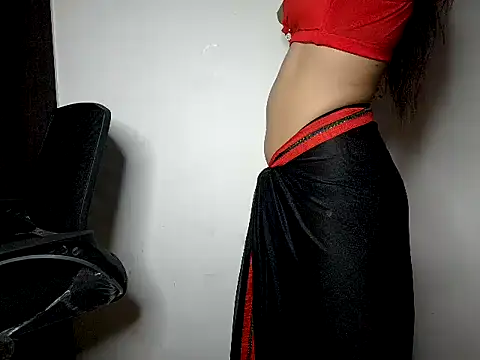 Yalinaa07 Live chatroom