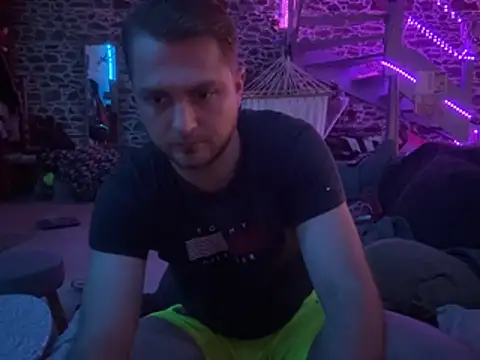 חדר צ'אט בשידור חי של cami_kaz_