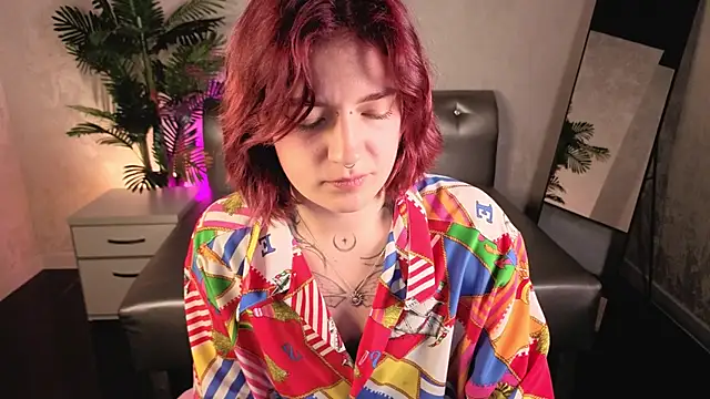 Nikki_Gringer's Live Chat Room
