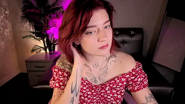 Nikki_Gringer Adlı Modelin Canlı Sohbet Odası