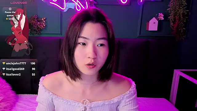Runi_Asian's Live Chat Room