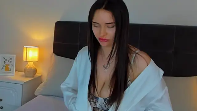 Phòng Chat Trực Tiếp KellyWhites