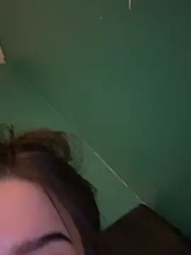 EmiliaLaurent's Live Chat Room