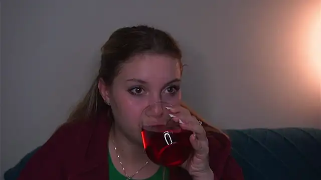 Sairallyn Adlı Modelin Canlı Sohbet Odası