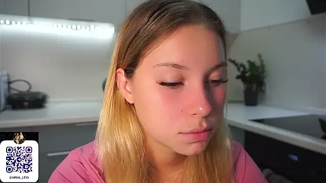 Sairallyn élő chatszobája