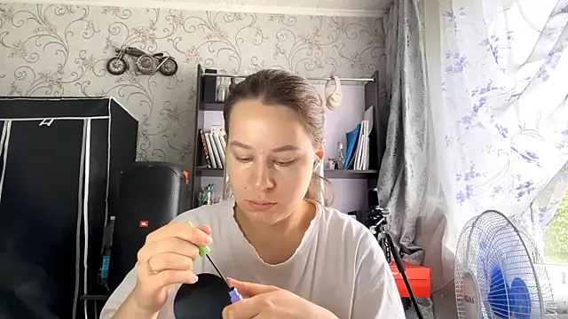 KathyrnEdmison Adlı Modelin Canlı Sohbet Odası