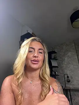 CharlottemilfUKx: онлайн-чат