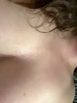 Živá chatovací místnost hot_Abirxx