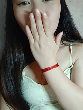 Cherry-squirtt Adlı Modelin Canlı Sohbet Odası