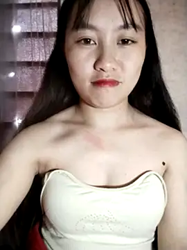 Cherry-squirtt Adlı Modelin Canlı Sohbet Odası