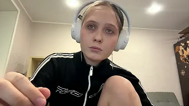 CuteLilit's Live Chat Room