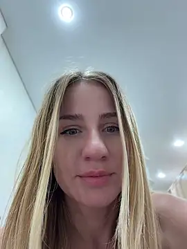AnnaMist_'s Live Chat Room