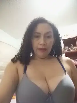 Chat soba uživo modela paulett15