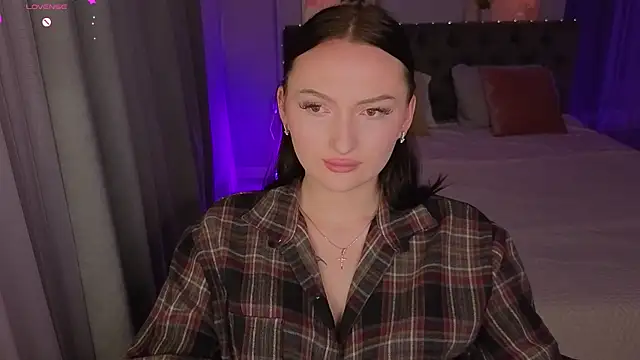 MizLouLou Live chatroom