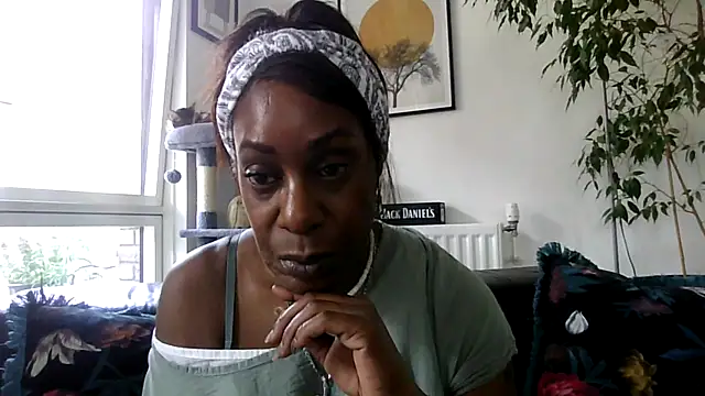 EbonyBlue-x's Webcam Show