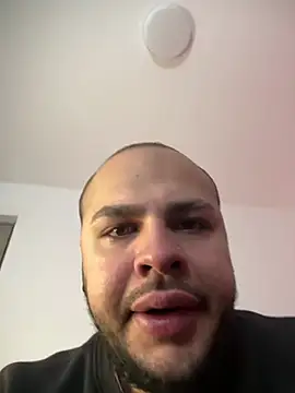 חדר צ'אט בשידור חי של ladyandnico