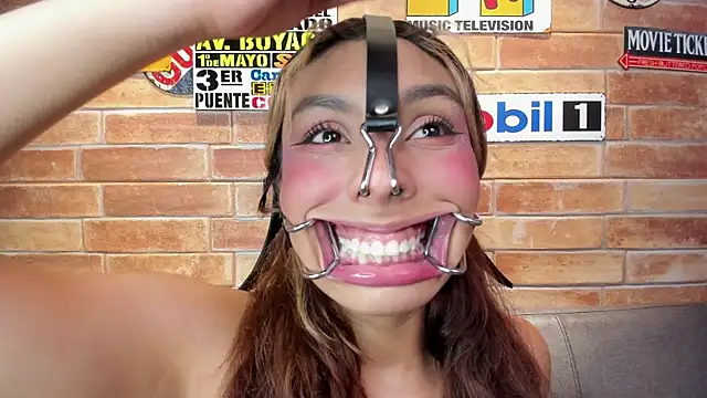 Živá chatovací místnost foxy_antonela