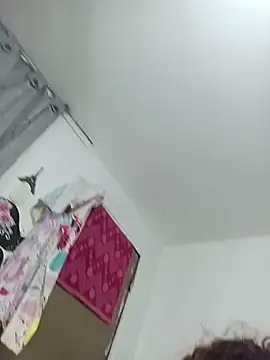 Latinahott1 Adlı Modelin Canlı Sohbet Odası