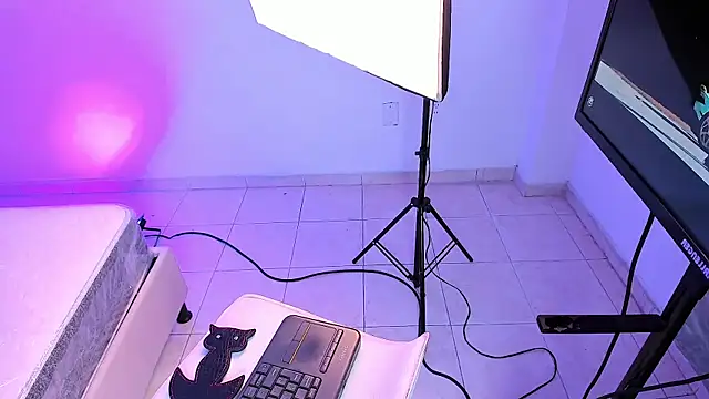 Shedevilboobs69 Adlı Modelin Canlı Sohbet Odası