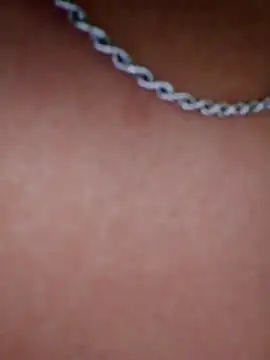 Chat soba uživo modela Mirra-a