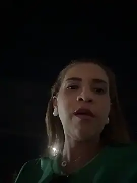 Živá chatovací místnost intact_w