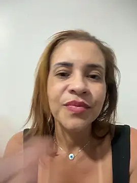 Sala de chat ao vivo de intact_w